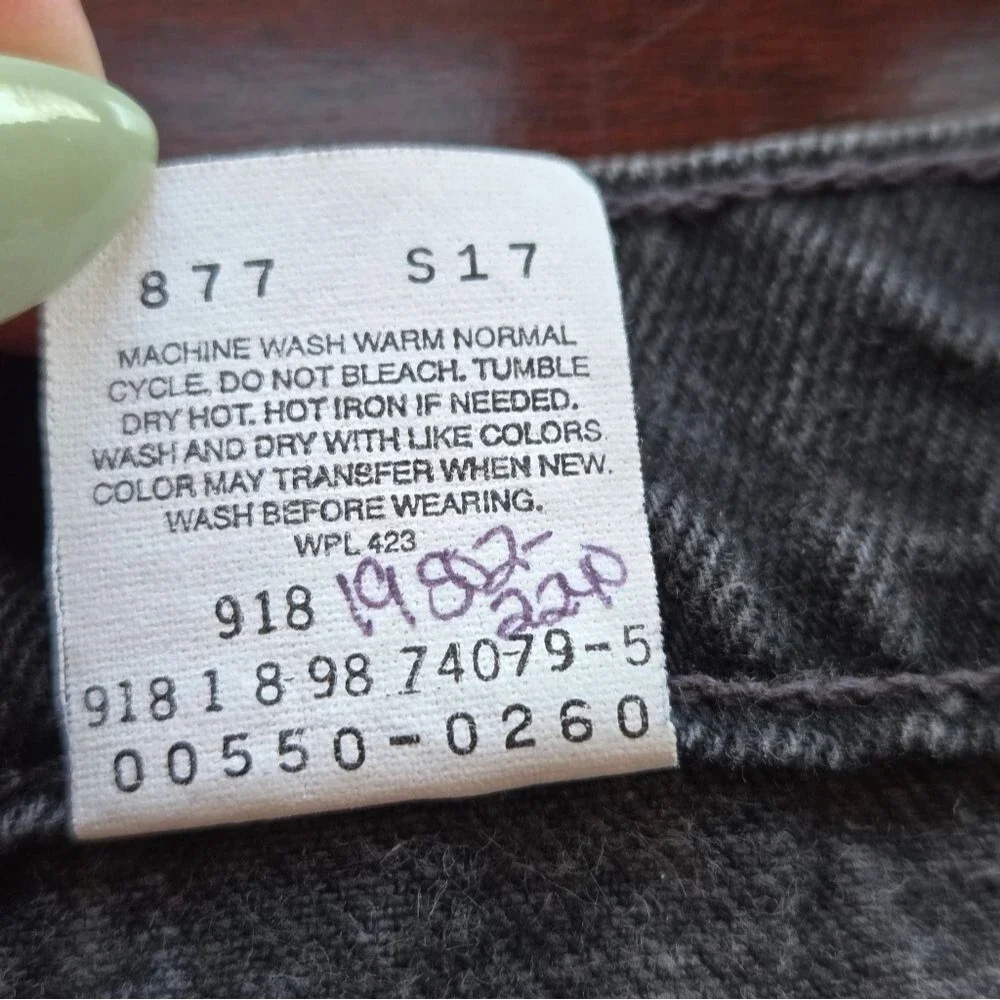 Vintage 90s Levi’s 550 Relaxed Fit Black Wash Jeans - Made in USA/PR - 36x30
